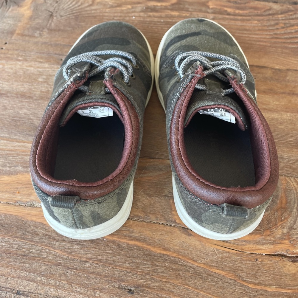 Shoes - Picture 3 of 4